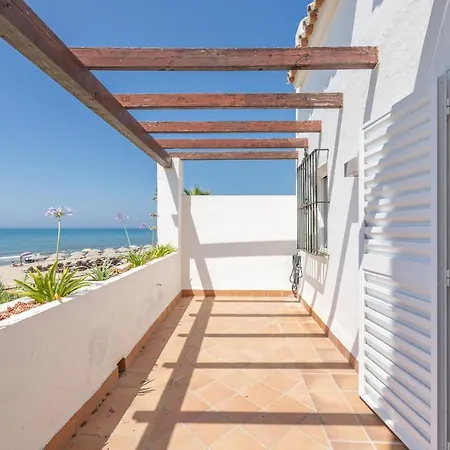 Wave Sounds, Bbq, Outdoor Dinner, Beachth Holiday home Marbella