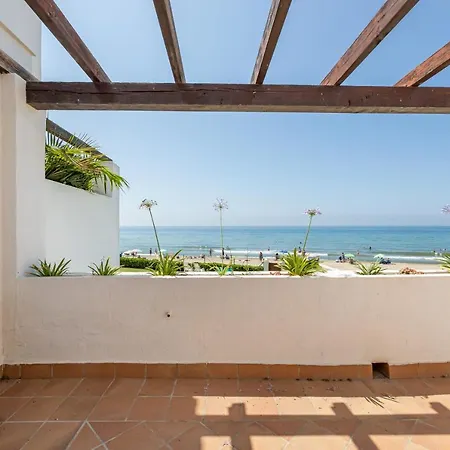 Wave Sounds, Bbq, Outdoor Dinner, Beachth Holiday home *