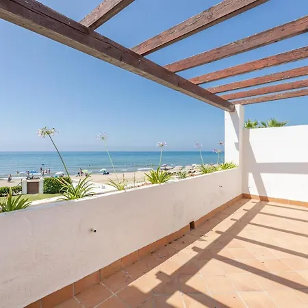 Wave Sounds, Bbq, Outdoor Dinner, Beachth Holiday home Marbella